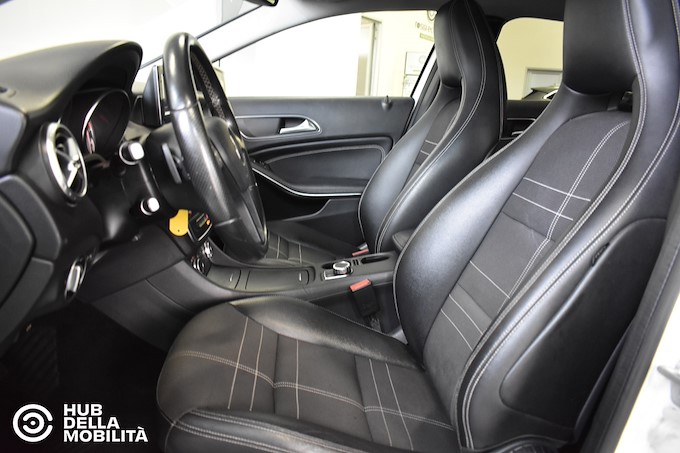 MERCEDES-BENZ GLA 180 CDI Automatic Sport